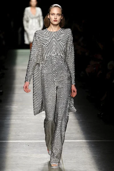Look 37
